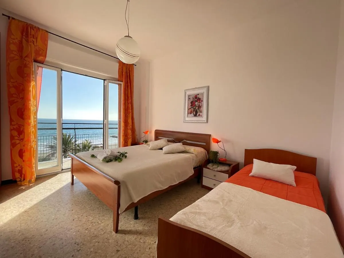 Rivamare 3 Locali Di Fronte Al Mare Appartamento Marina dʼMarina dʼAndora